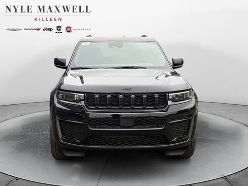 New 2026 Jeep Grand Cherokee Laredo image 18