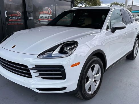 Used 2022 Porsche Cayenne image 1