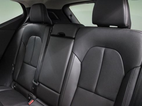 Certified 2025 Volvo XC40 B5 Plus AWD/4WD image 25