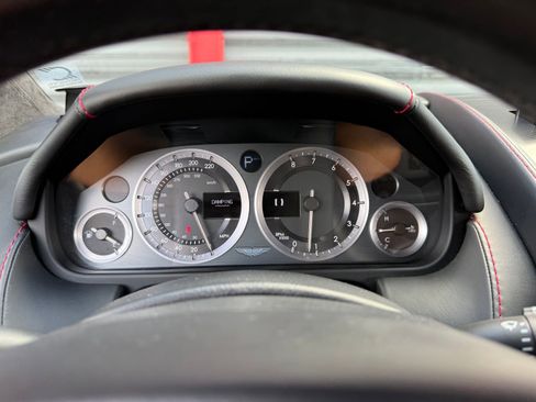 Used 2015 Aston Martin Rapide S image 31