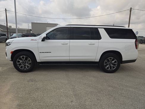 Used 2023 Chevrolet Suburban Z71 w/ Luxury Package AWD/4WD image 6