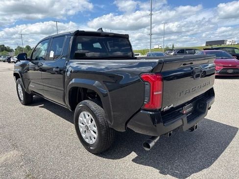 Used 2026 Toyota Tacoma SR5 AWD/4WD image 8