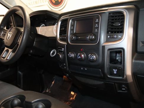 Used 2022 RAM 1500 Classic SLT image 58