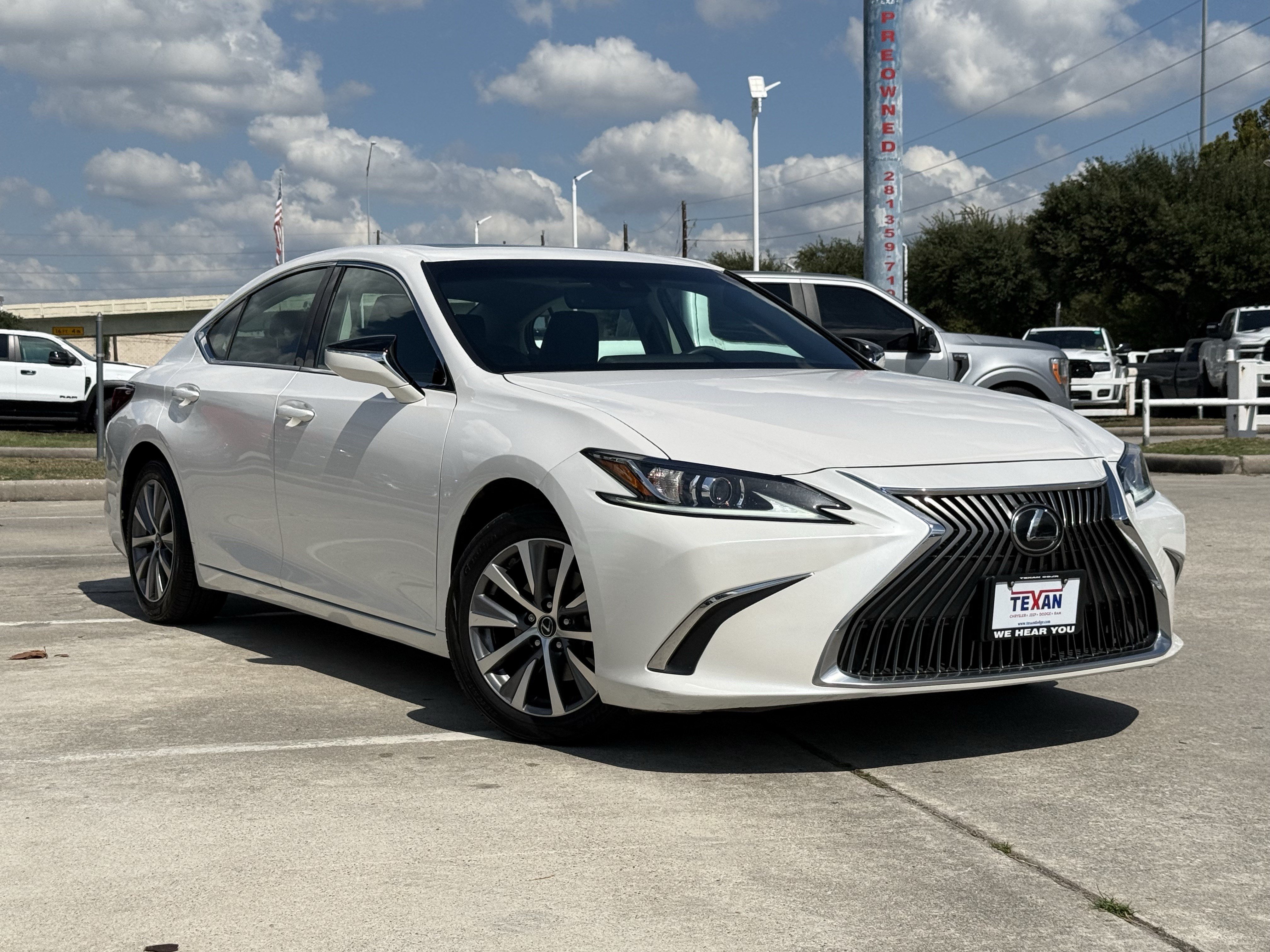 Used 2021 Lexus ES 350 w/ Accessory Package FWD image 2