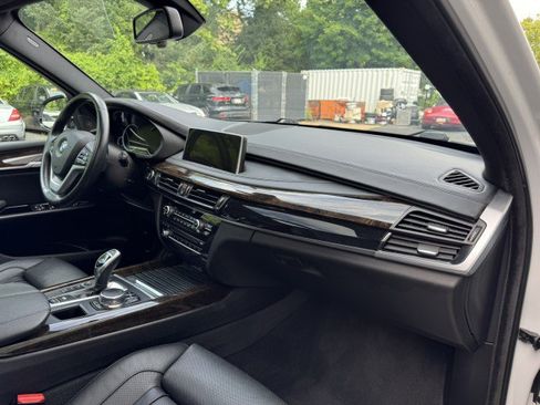 Used 2018 BMW X5 xDrive50i AWD/4WD image 29