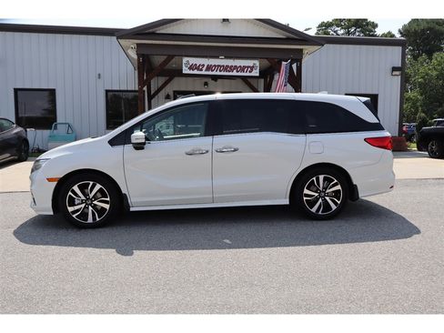 Used 2018 Honda Odyssey Elite image 2
