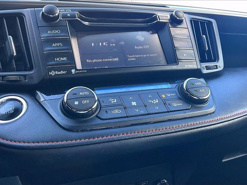 Used 2016 Toyota RAV4 SE image 12