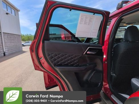 Used 2023 Mitsubishi Outlander SEL AWD/4WD image 25