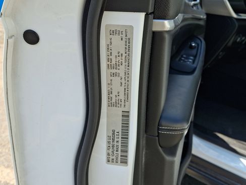 Used 2022 Jeep Grand Cherokee Limited AWD/4WD image 26