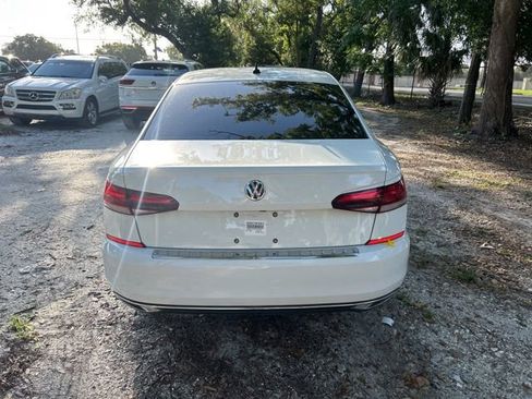 Used 2022 Volkswagen Passat 2.0T SE FWD image 18