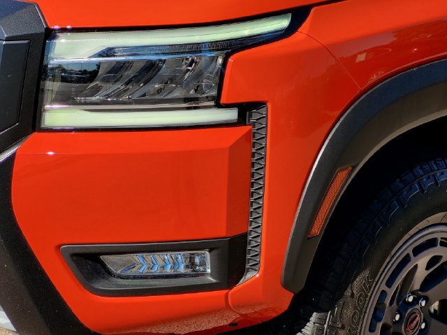 Certified 2025 Nissan Frontier PRO-4X AWD/4WD image 5
