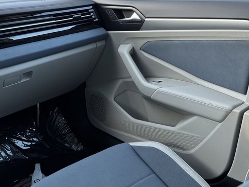 New 2025 Volkswagen Jetta SE image 27