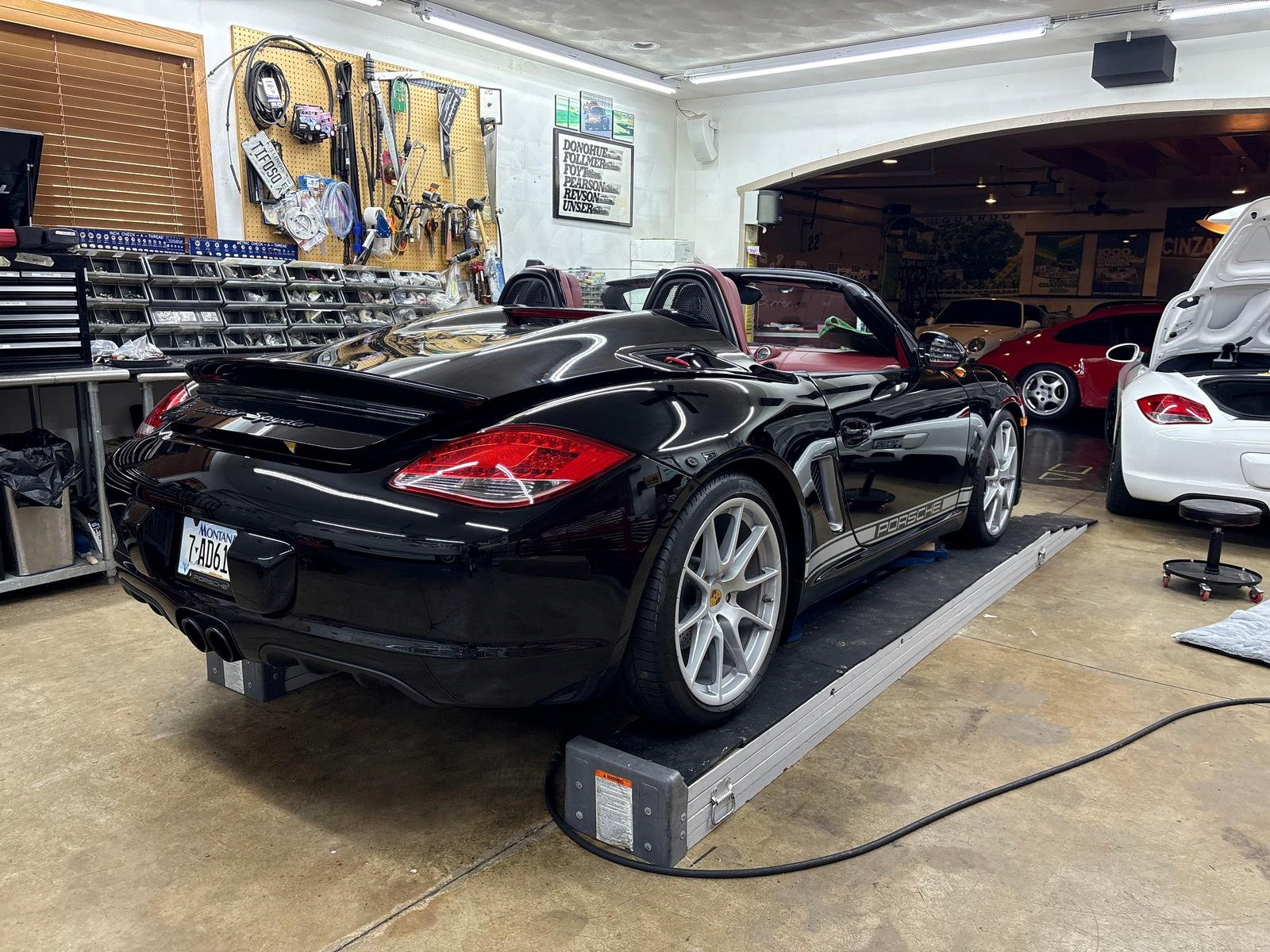 Used 2011 Porsche Boxster Spyder RWD image 2