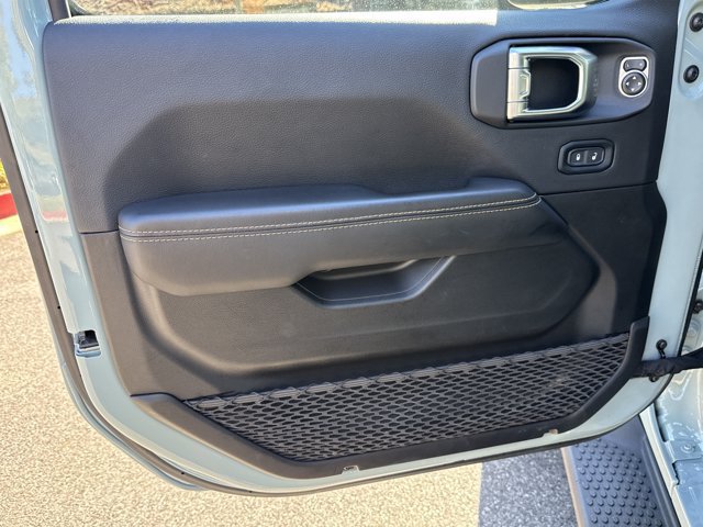 Used 2024 Jeep Wrangler Unlimited Sahara AWD/4WD image 11