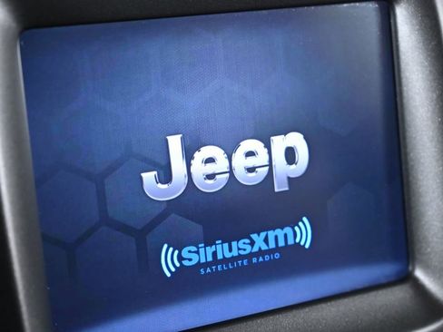 Used 2019 Jeep Compass Trailhawk image 16