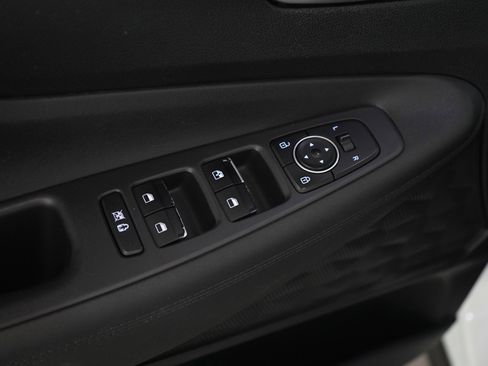 Used 2019 Hyundai Santa Fe SE w/ Cargo Package image 18