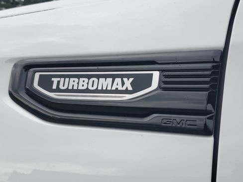 New 2026 GMC Sierra 1500 Elevation image 11