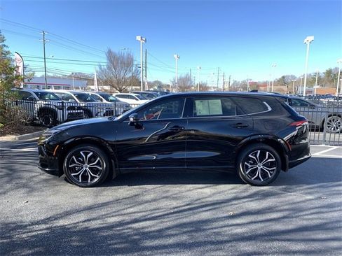 Used 2025 Toyota Crown Signia XLE image 5