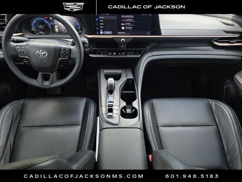 Used 2023 Toyota Crown XLE image 9