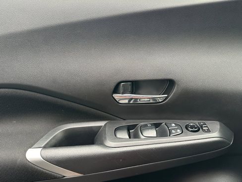 Used 2023 Nissan Kicks SV image 14