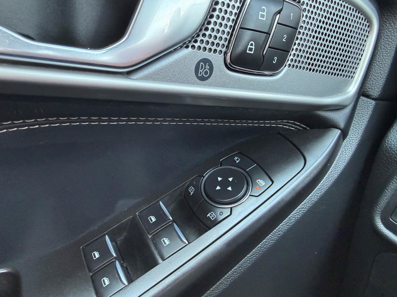 Used 2020 Ford Explorer Limited RWD image 31