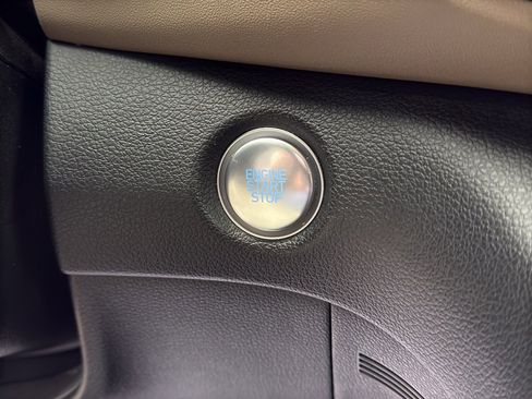 Used 2021 Hyundai Santa Fe SEL image 19