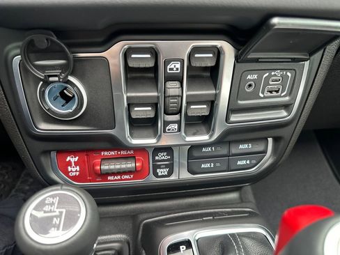 New 2026 Jeep Wrangler Unlimited Rubicon w/ Safety Group AWD/4WD image 30