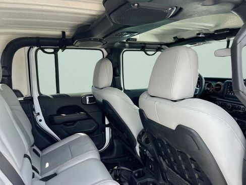 Used 2021 Jeep Gladiator Mojave w/ Safety Group AWD/4WD image 17
