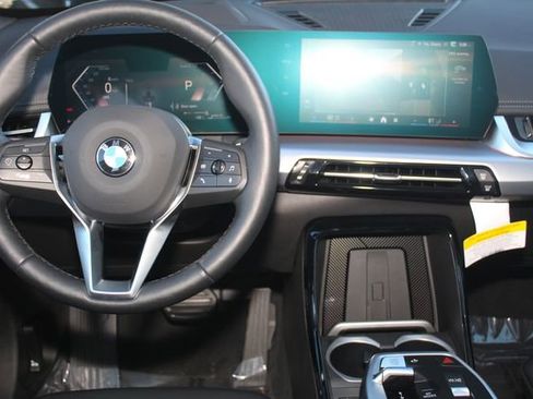 Used 2025 BMW X1 xDrive28i w/ Technology Package image 19
