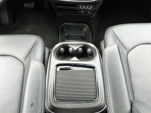 New 2022 Chrysler Pacifica Touring-L w/ S Appearance Package image 25