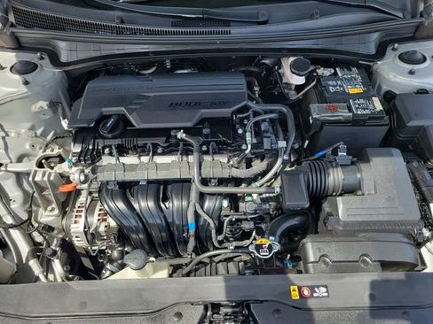 Used 2021 Hyundai Elantra SEL FWD image 28