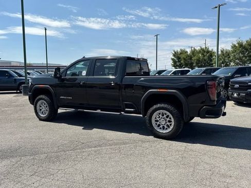 Used 2024 GMC Sierra 3500 AT4 w/ AT4 Preferred Package AWD/4WD image 8