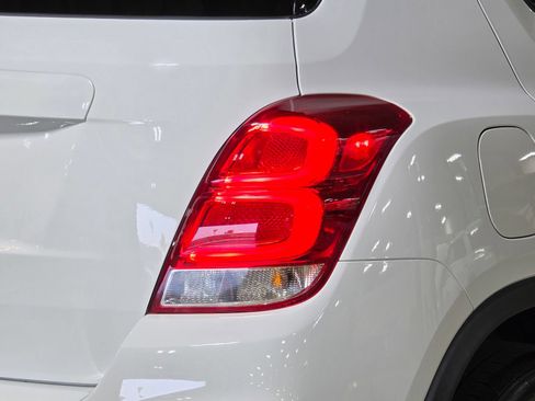 Used 2022 Chevrolet Trax LT w/ Sport Edition FWD image 12