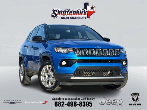 Used 2025 Jeep Compass Limited AWD/4WD image 1