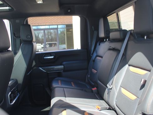 Used 2020 GMC Sierra 2500 AT4 w/ AT4 Premium Package image 32