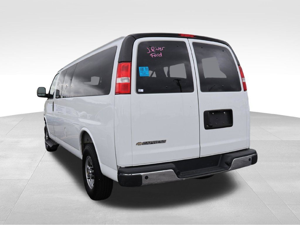 Used 2025 Chevrolet Express 3500 LT w/ LT Preferred Equipment Group RWD image 23