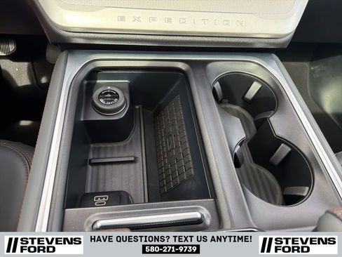 Used 2025 Ford Expedition Max Active RWD image 27