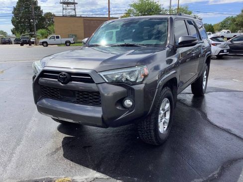 Used 2020 Toyota 4Runner SR5 Premium AWD/4WD image 5