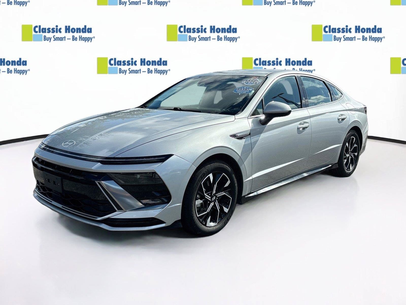 Used 2024 Hyundai Sonata SEL FWD image 3