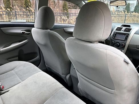 Used 2013 Toyota Corolla LE w/ Premium Pkg image 29