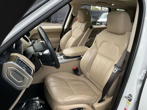 Used 2017 Land Rover Range Rover Sport HSE image 18