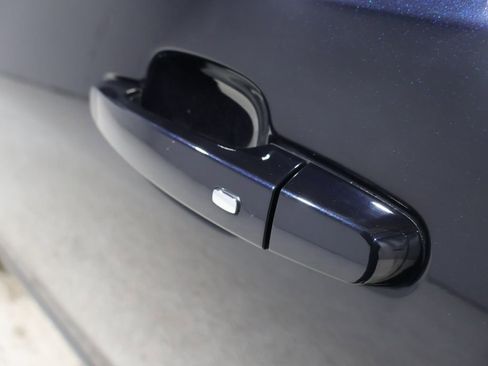 Used 2023 GMC Acadia SLT w/ Preferred Package image 10