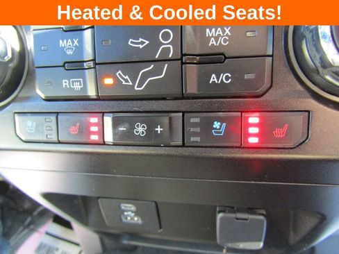 Used 2021 Ford F250 Lariat w/ Lariat Value Package AWD/4WD image 9