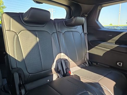 Used 2025 Jeep Grand Cherokee L Limited w/ Luxury Tech Group II AWD/4WD image 97