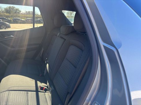 Used 2025 Chevrolet Equinox LT image 38