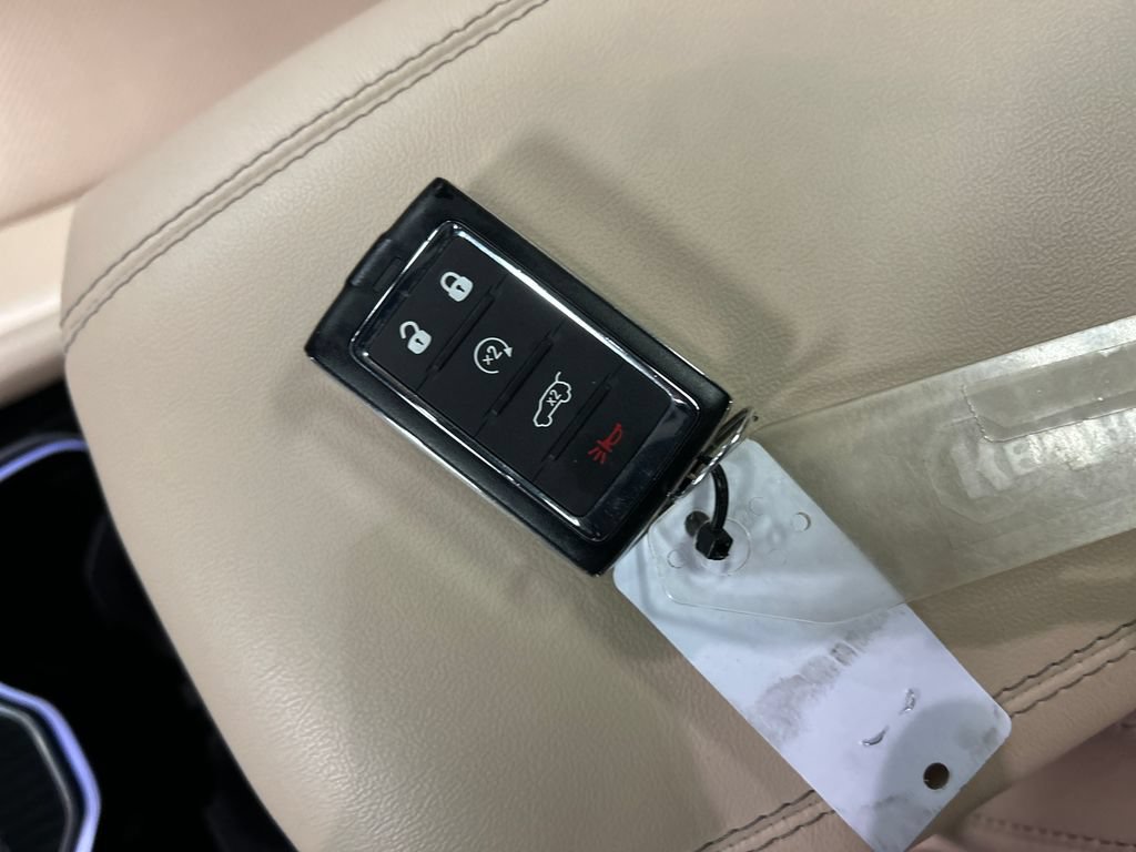 Used 2025 Jeep Grand Cherokee Limited w/ Luxury Tech Group II AWD/4WD image 22