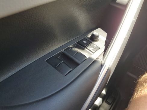 Used 2023 Toyota Corolla Cross L AWD/4WD image 21