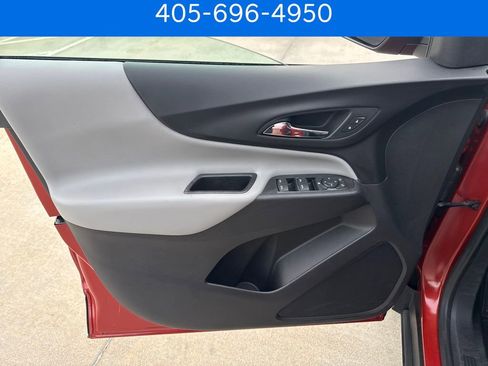 Used 2020 Chevrolet Equinox LS w/ LS Convenience Package AWD/4WD image 12