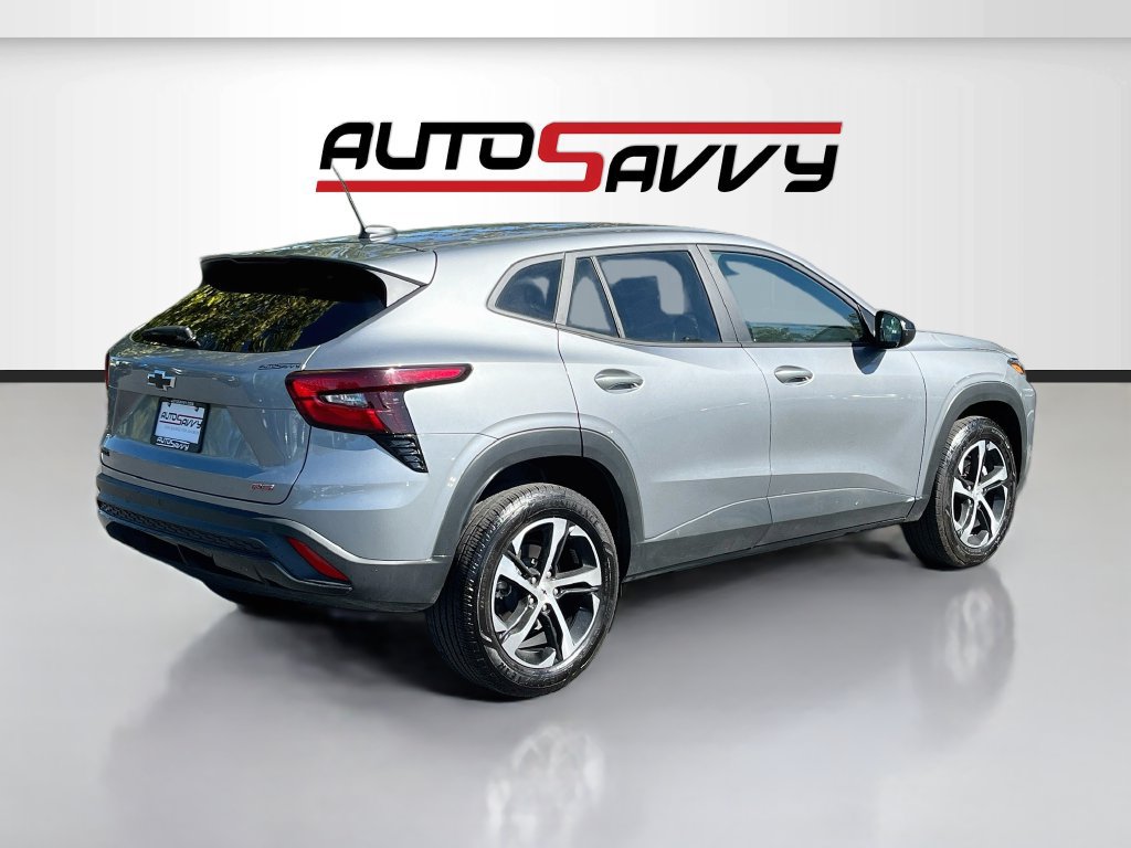 Used 2025 Chevrolet Trax RS w/ Driver Confidence Package FWD image 7