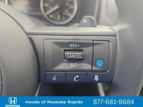 Used 2024 Nissan Rogue SV AWD/4WD image 24